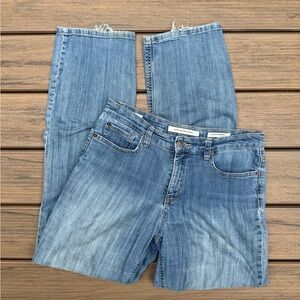 JONES NEW YORK VINTAGE Mid-rise Light Weight Straight Leg Jeans | Size 8